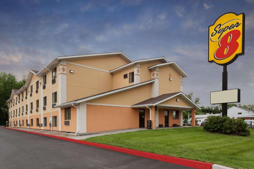 Super 8 by Wyndham Havre De Grace Aberdeen Area image