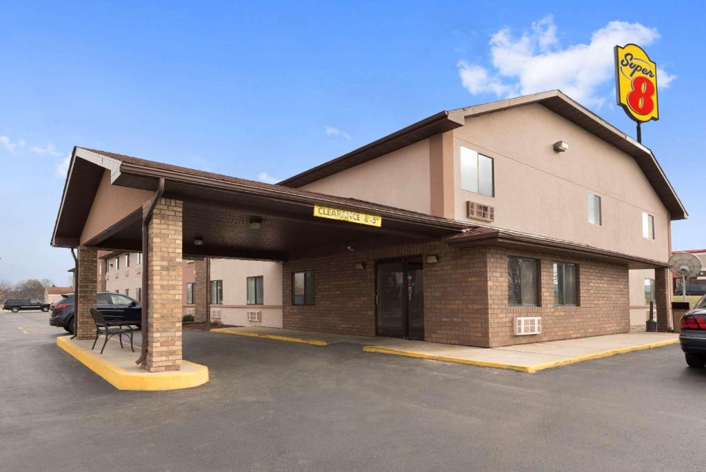 Super 8 by Wyndham Rantoul image