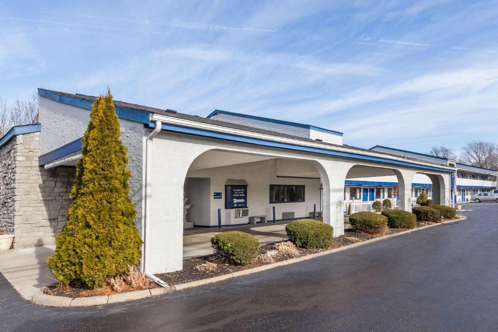 Days Inn by Wyndham Kent - Akron image