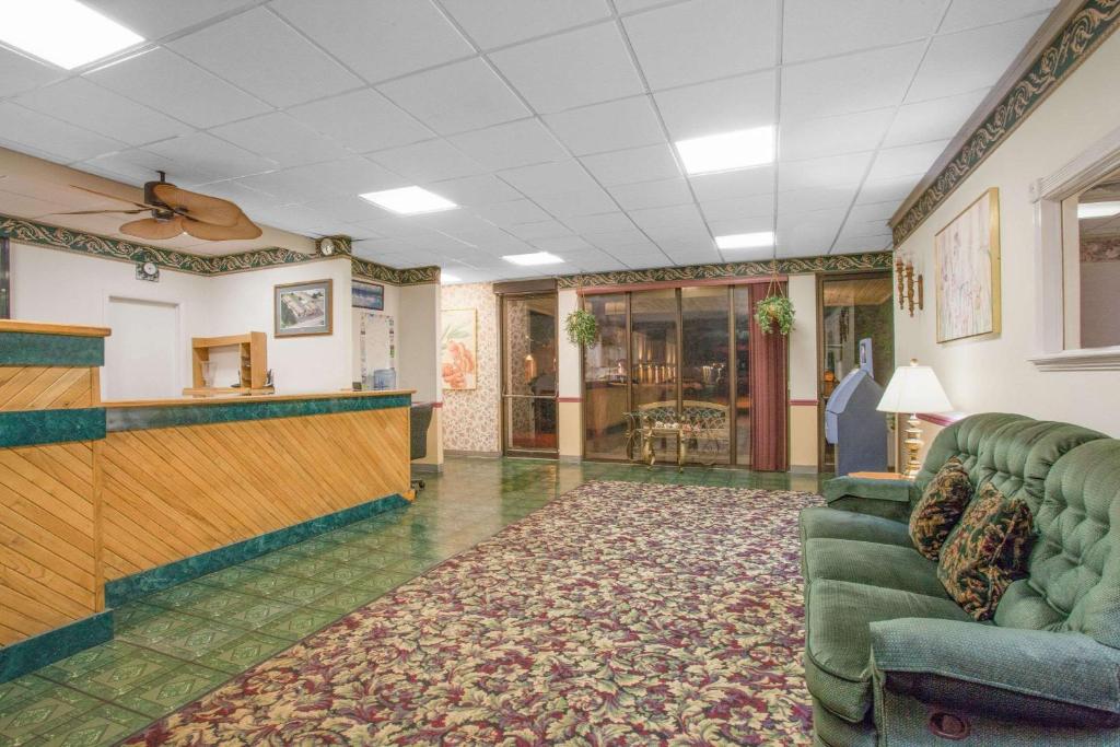 Super 8 by Wyndham Carlisle North photo 4