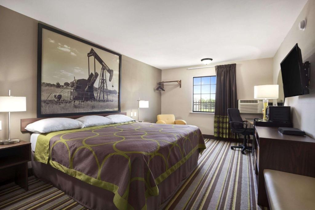 Super 8 by Wyndham Ardmore photo 3