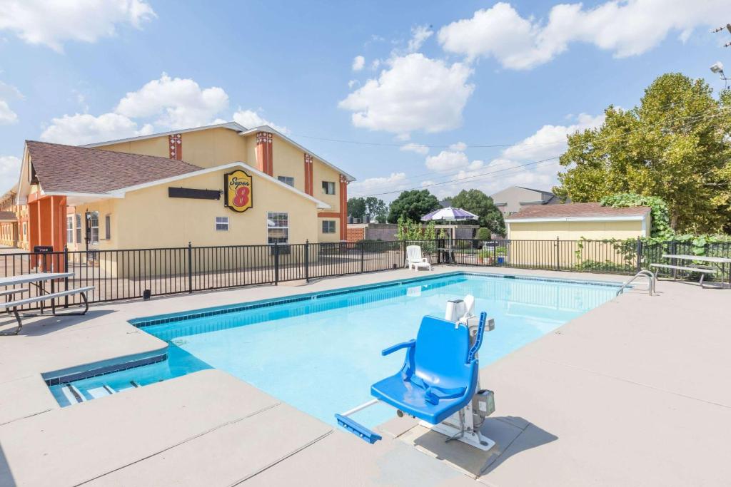 Super 8 by Wyndham Chickasha photo 4