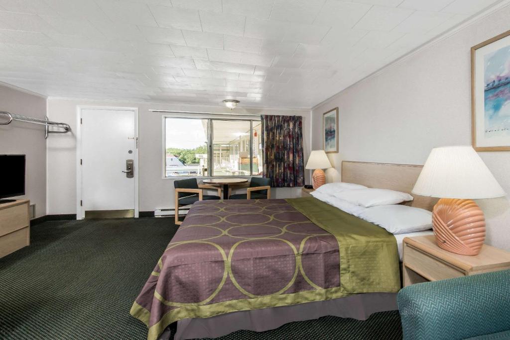 Super 8 by Wyndham W Yarmouth Hyannis/Cape Cod photo 4