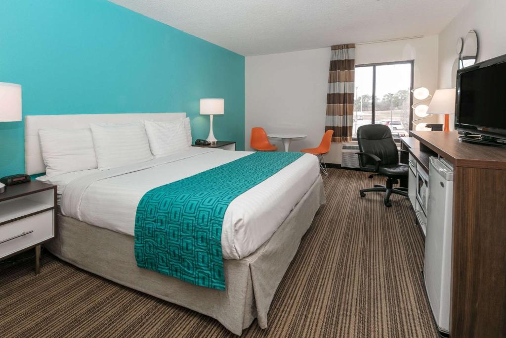 Howard Johnson by Wyndham Scott Lafayette image