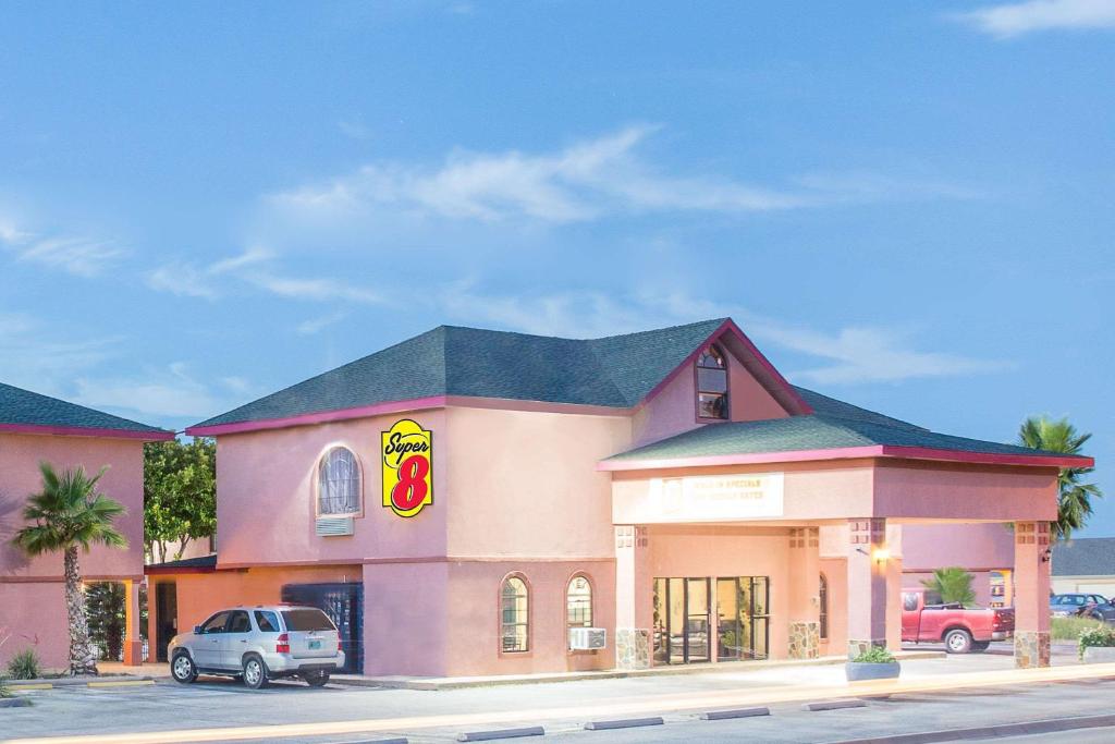 Super 8 by Wyndham San Angelo image