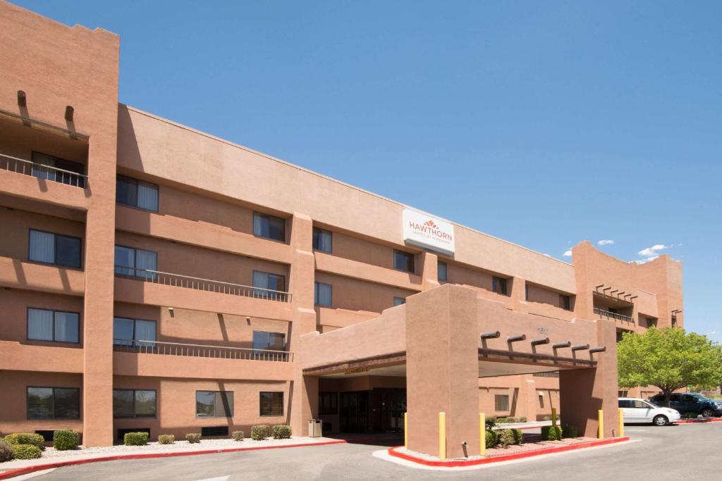 Hawthorn Suites by Wyndham Albuquerque image