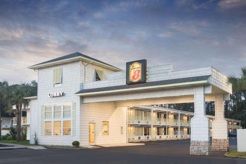 Super 8 By Wyndham Kingsland I-95 Naval Base Area photo 1