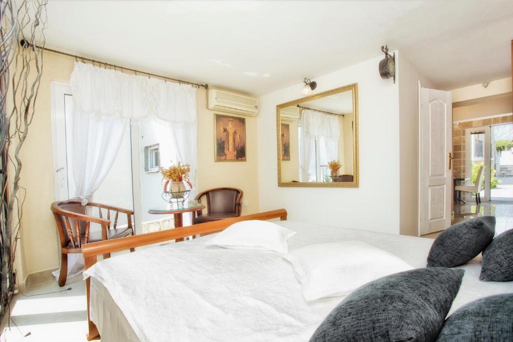 Apartments Admiral photo 4