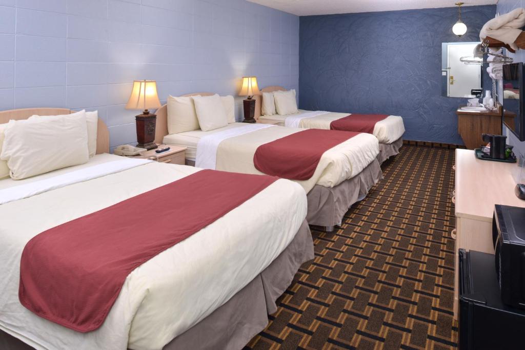 Americas Best Value Inn & Suites Branson - Near The Strip photo 3