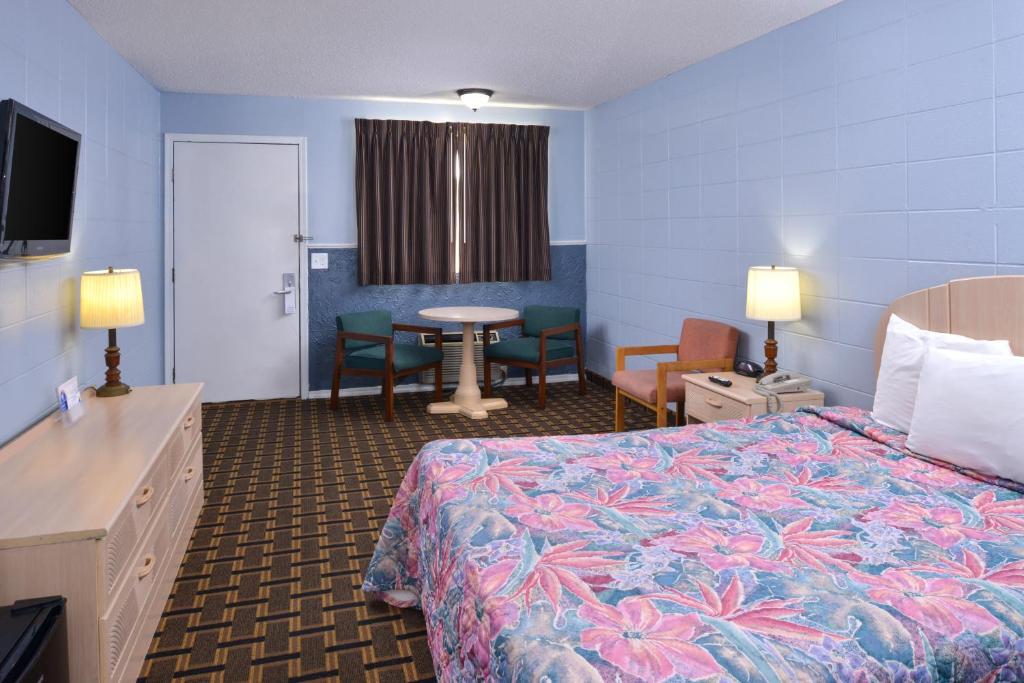 Americas Best Value Inn & Suites Branson - Near The Strip photo 4