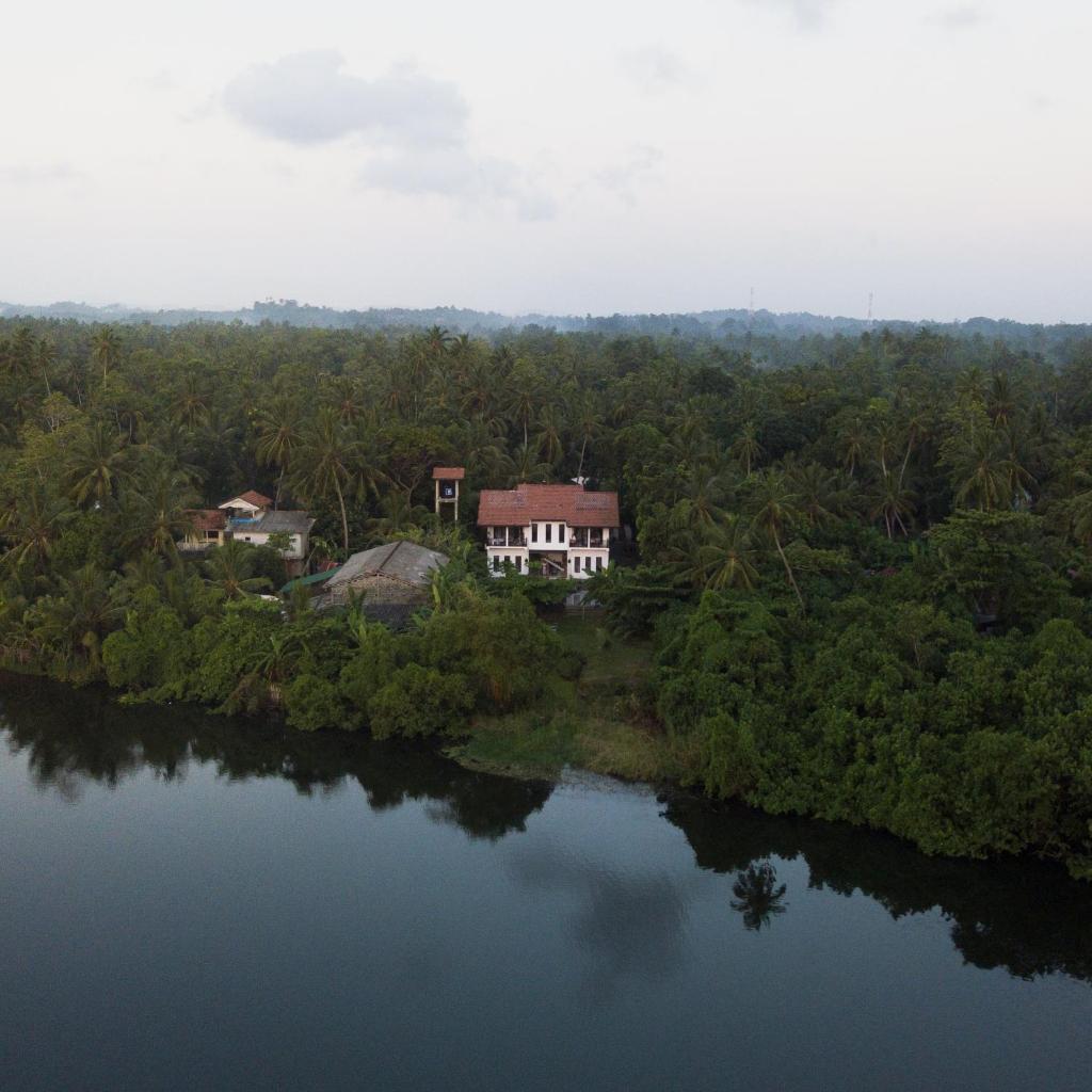 Madampe House 3 bedroom villa with pool for#7 photo 1