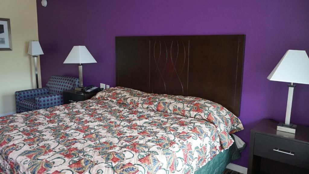 Village Motor Inn photo 1