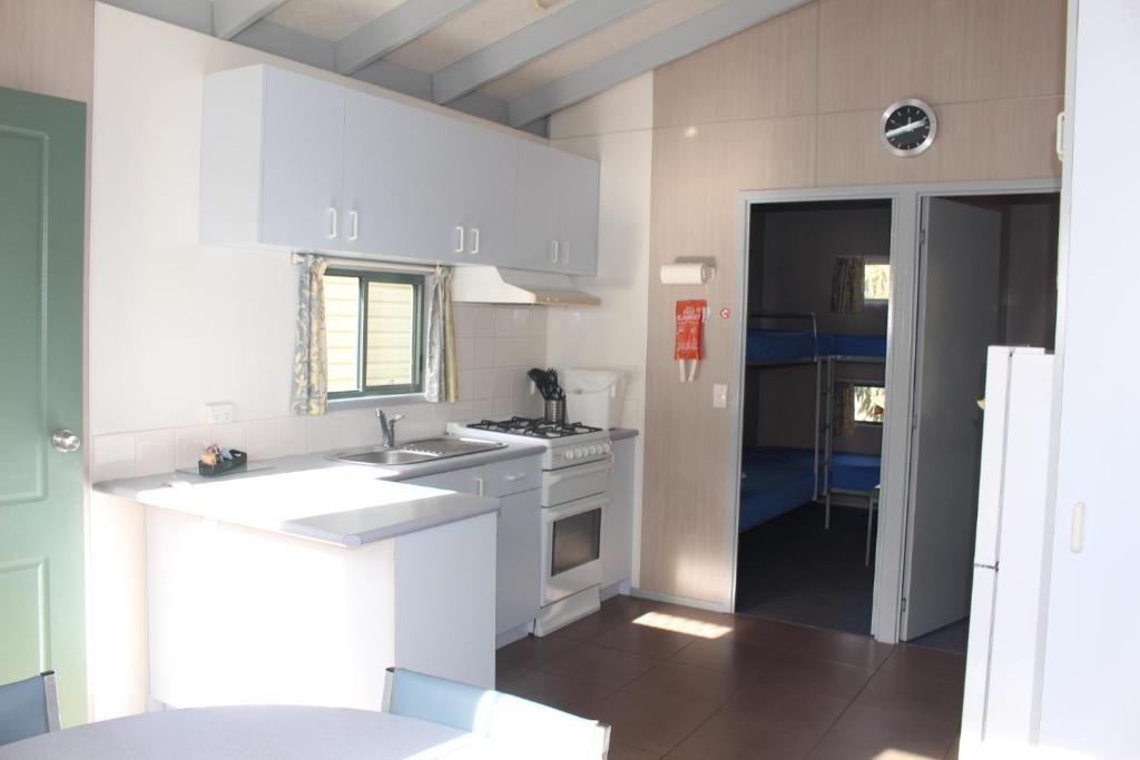 The Lakes Beachfront Holiday Park photo 4