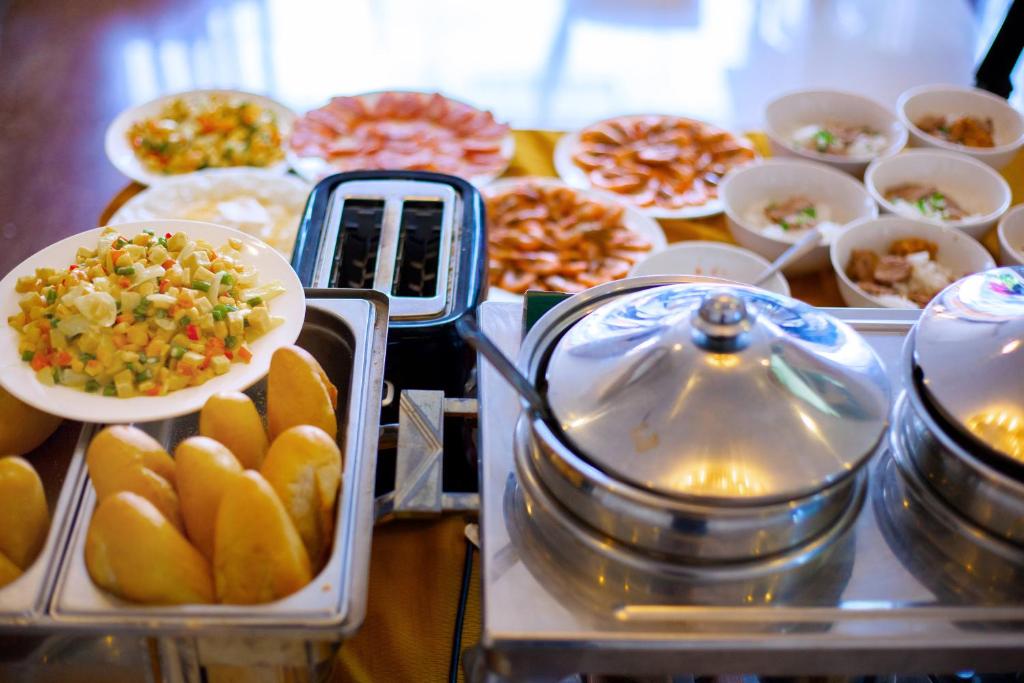 Khách sạn Star City