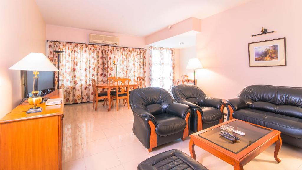 Студио (Executive Room (Common Living Room) with Kitchen), Halcyon Condominiums