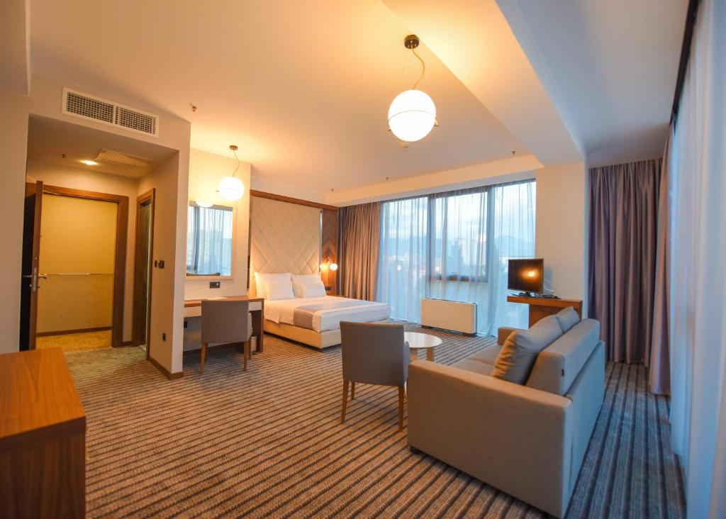 Трехместный (Улучшенный трехместный номер), Hotel Union