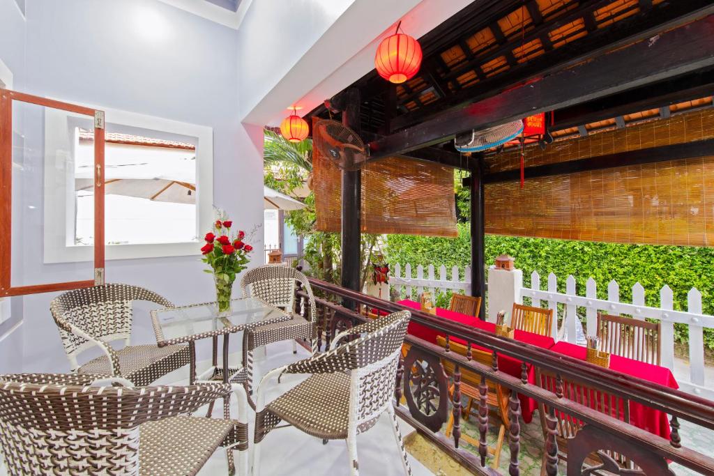 Bougain Villeas Homestay