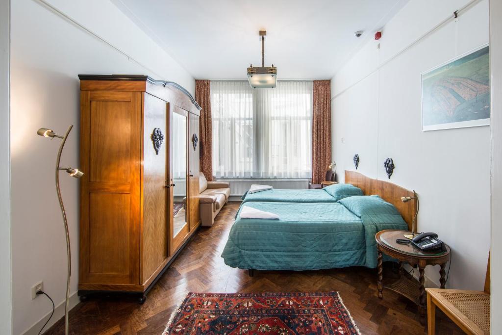 Семейный (Семейный номер с видом на канал), Amsterdam Wiechmann Hotel