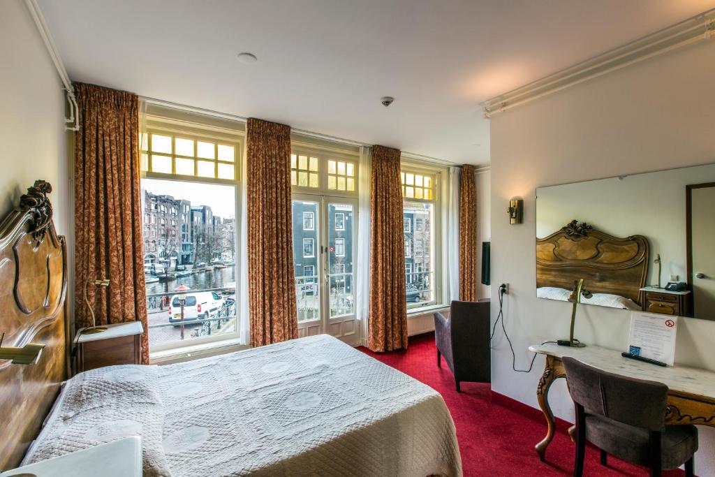 Двухместный (Двухместный номер с 1 кроватью, вид на канал), Amsterdam Wiechmann Hotel