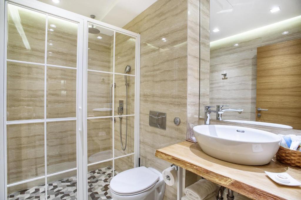 Студио (Апартаменты-студио «Комфорт»), One Luxury Suites