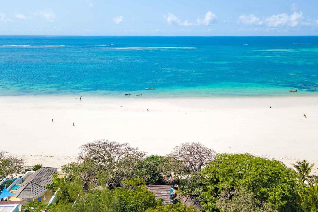 Tequila Sunrise Pool Cabana-Diani Beach photo 1