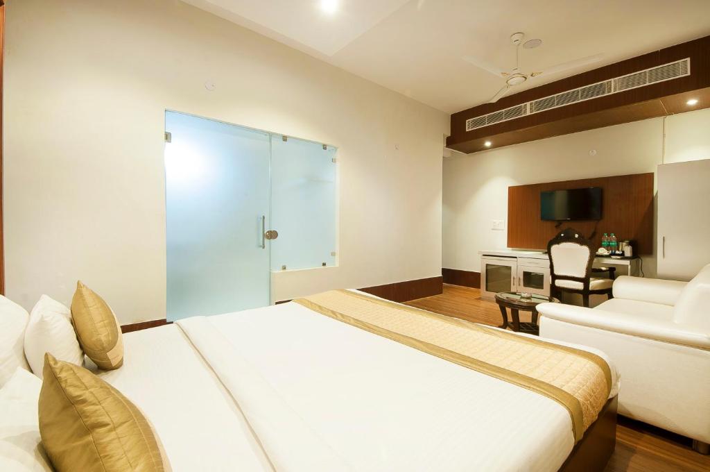 Двухместный (Двухместный номер «Премиум» с 1 кроватью), The Asian Suites-Huda City Centre