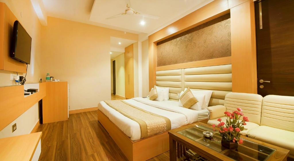 Трехместный (Трехместный номер «Премиум»), The Asian Suites-Huda City Centre