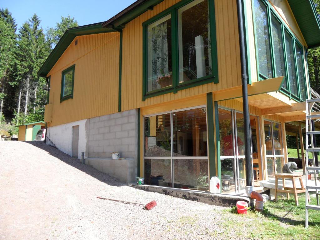 Semestervilla vid sjö photo 1
