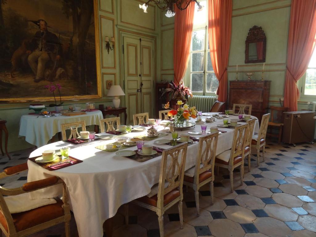 Chateau de Juvigny photo 2