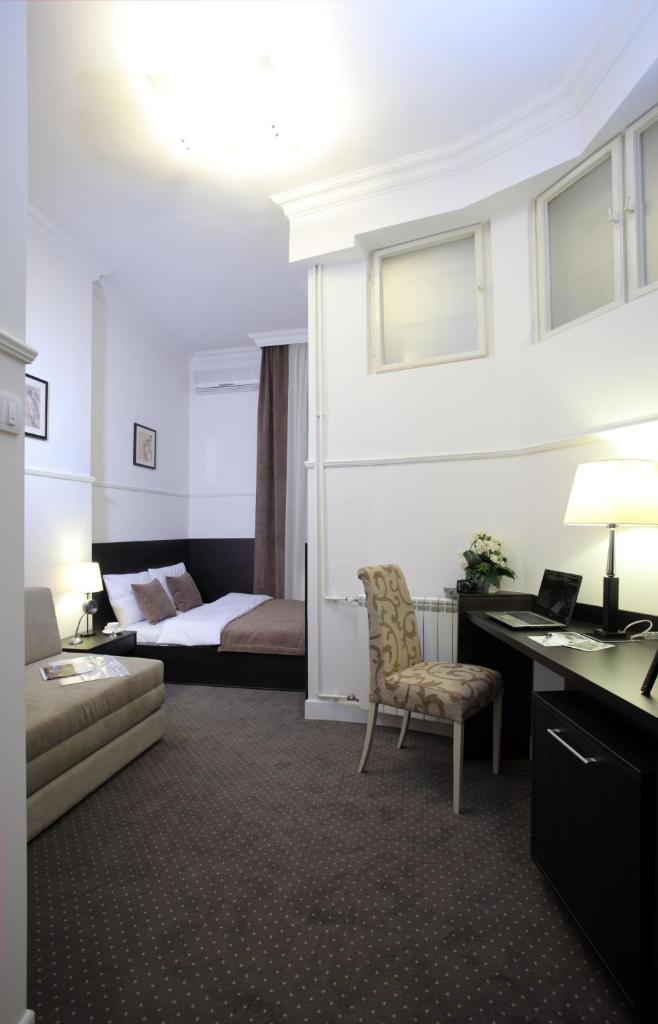 Booking Rooms - Tap to explore photos