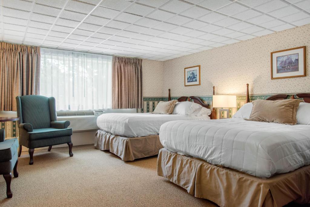 Coachman Inn image