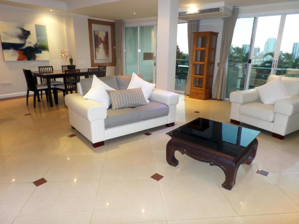 Westbury Residence photo 4