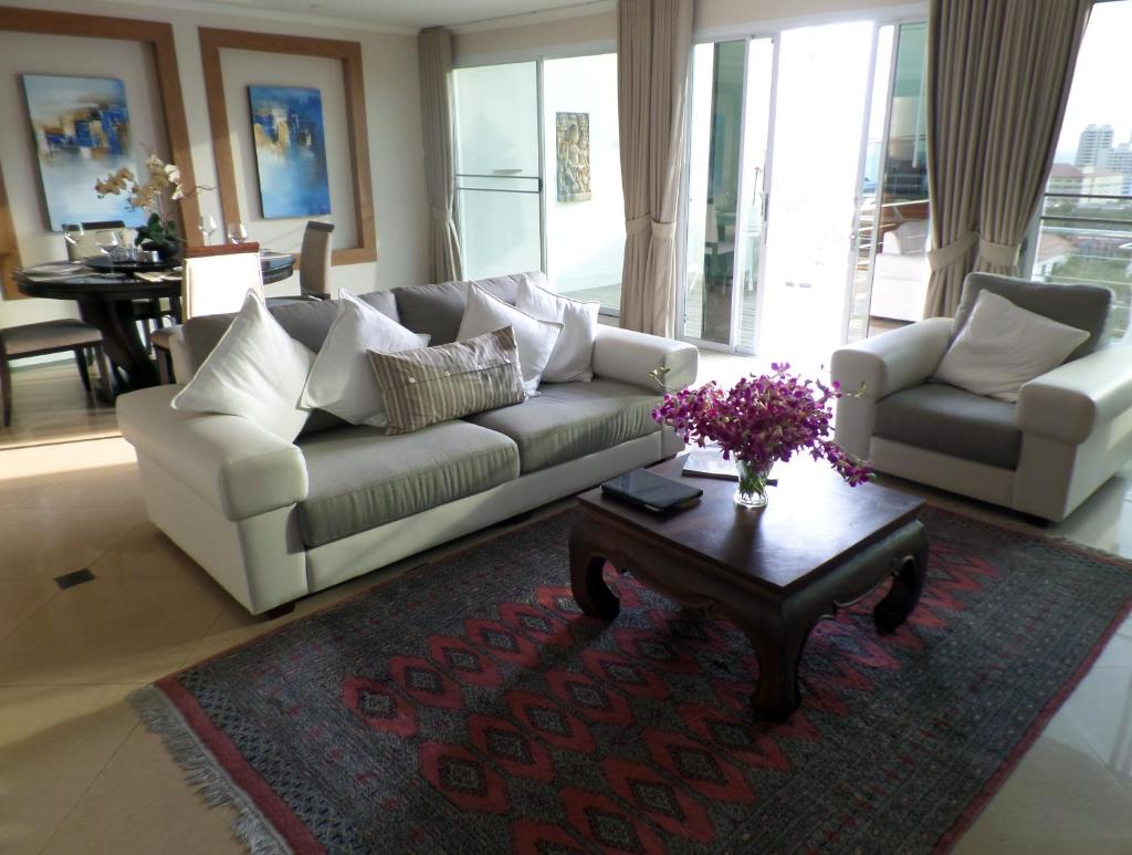 Westbury Residence photo 3