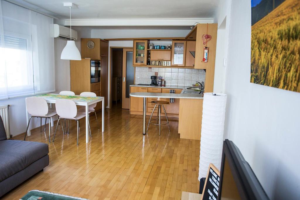 Goldenfields apartment photo 3