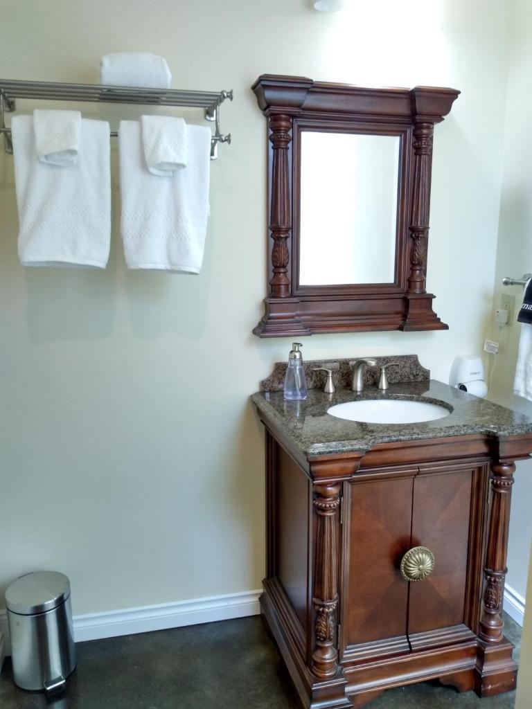 Swantown Inn photo 3