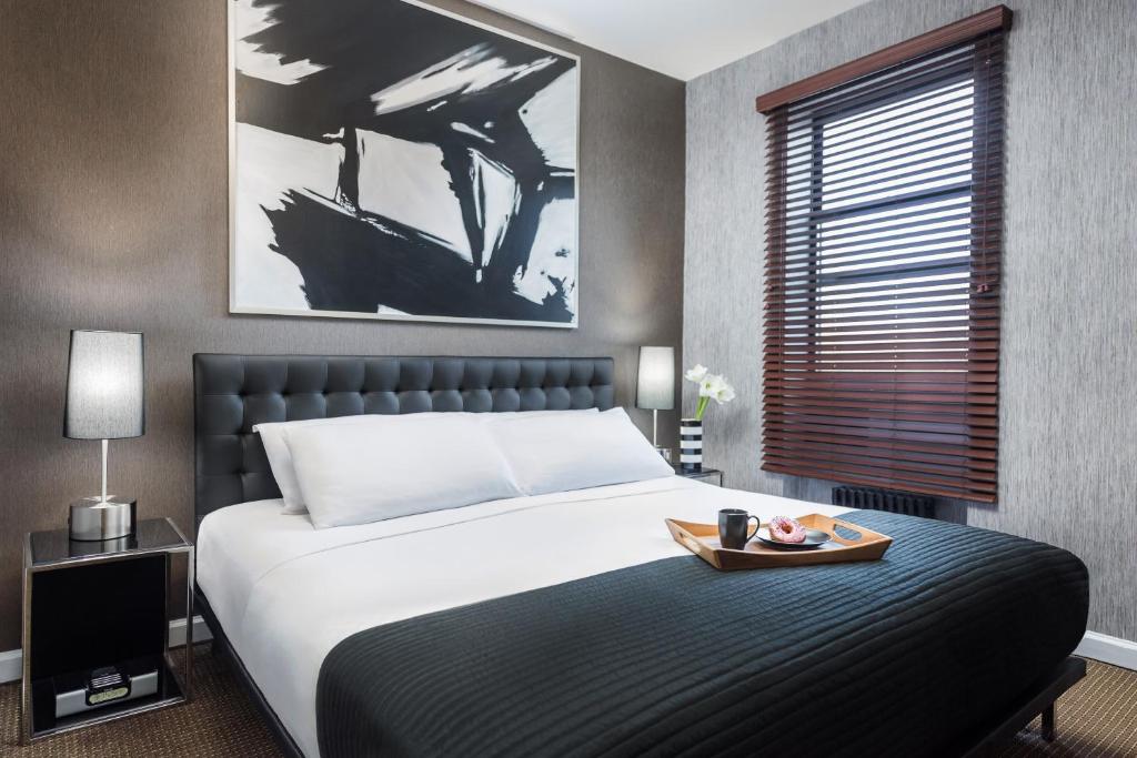 Двухместный (Стандартный номер с кроватью размера «king-size»), Park West Hotel