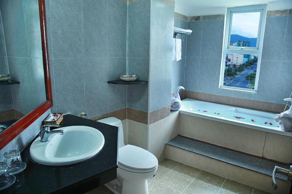 Семейный (Семейный номер), Atlantic Hotel Danang