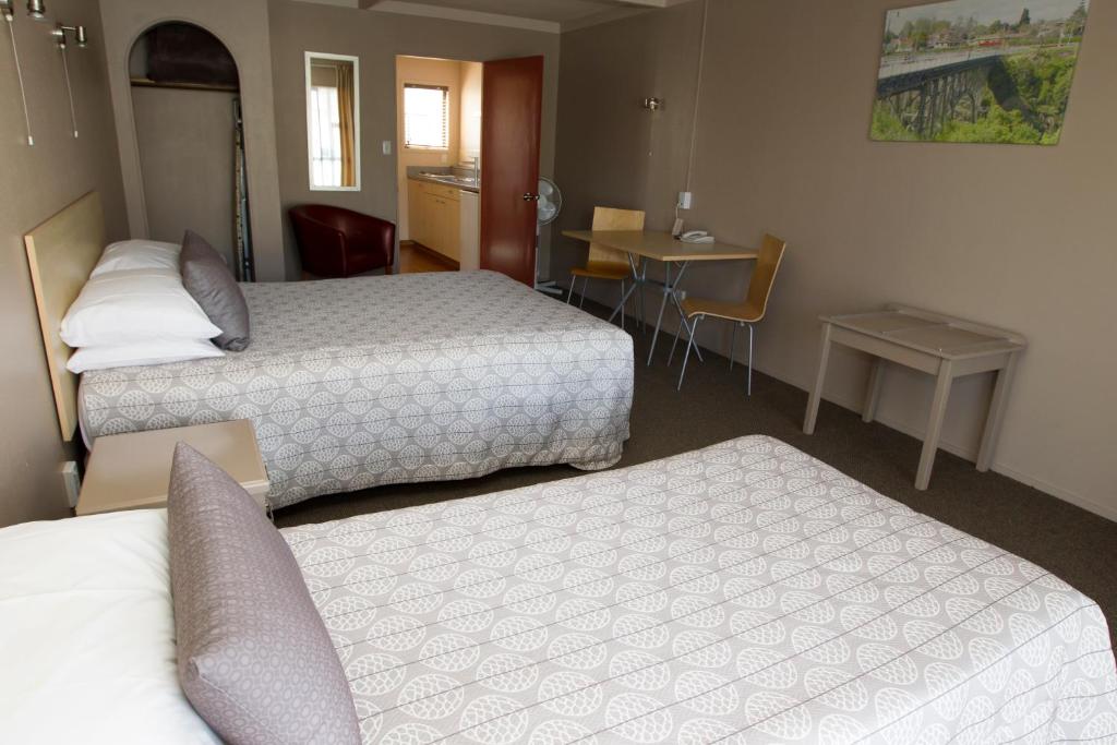 Aspen Manor Motel photo 2