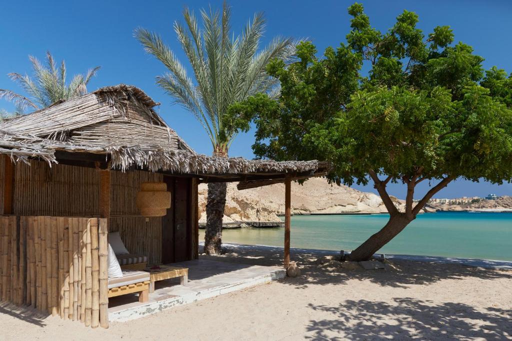 Трехместный (Трехместная пляжная хижина барасти), Muscat Hills Resort