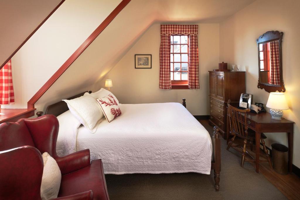 Colonial Houses, an official Colonial Williamsburg Hotel photo 3