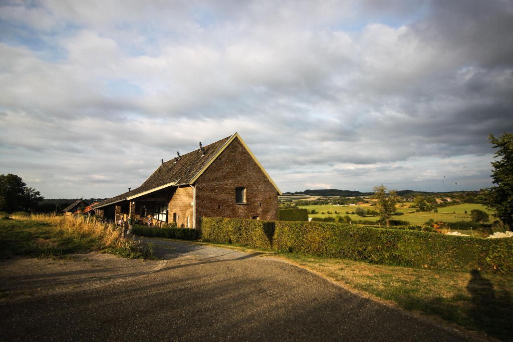 Hoeve "doodleger" photo 1