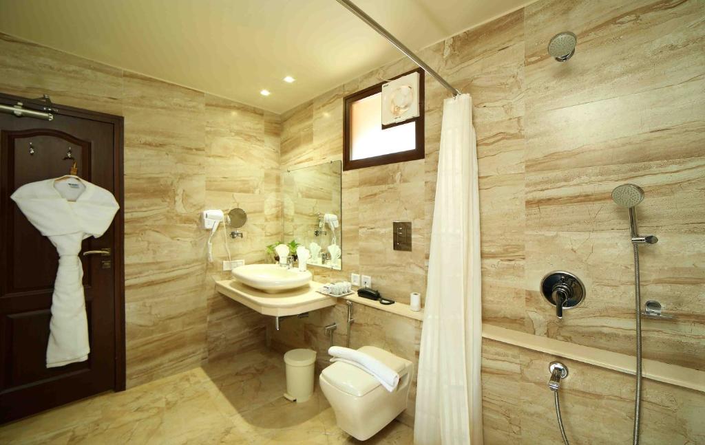 Сьюит (Premium sea facing suite room with balcony), Uday Samudra Leisure Beach Hotel & Spa