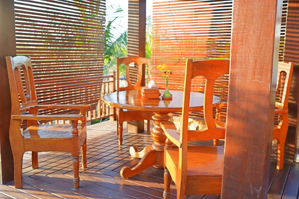 Сьюит (Люкс с кроватью размера «king-size» и балконом), Lebak Bali Residence