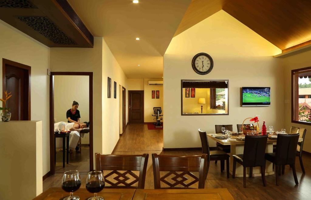 Семейный (Семейный люкс с 2 спальнями и видом на море), Uday Samudra Leisure Beach Hotel & Spa