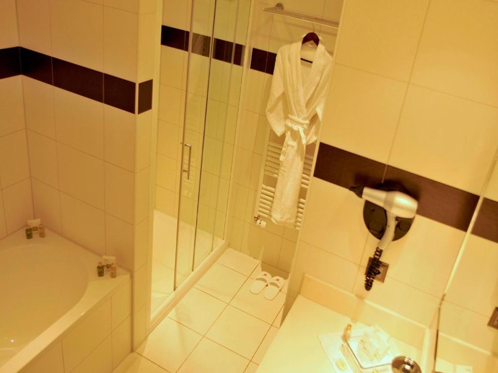 Двухместный (Представительский двухместный номер с 1 кроватью), Airport Hotel Basel - Convenient & Friendly