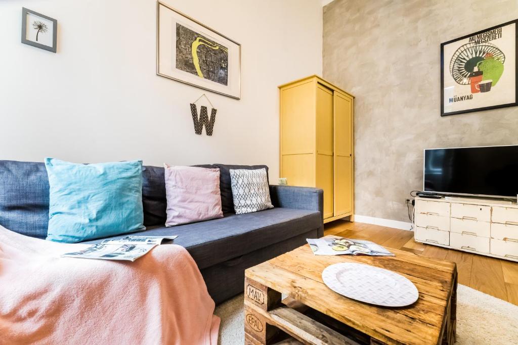 Hip loft style home near Vaci street Room Type - Apartment