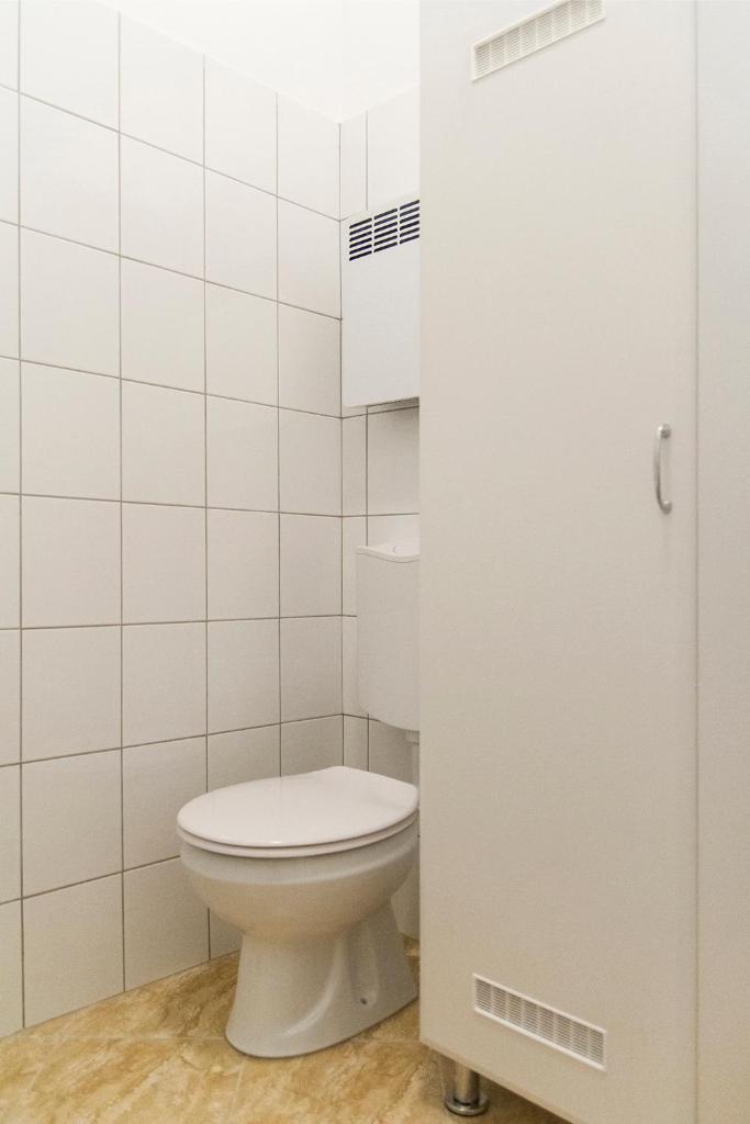 Authentic Akacfa Apartment - Tap to explore photos
