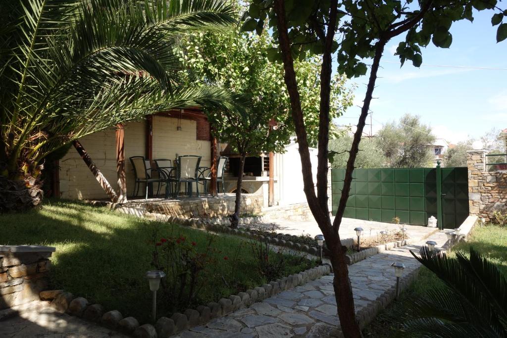 Beach Front House With View photo 4