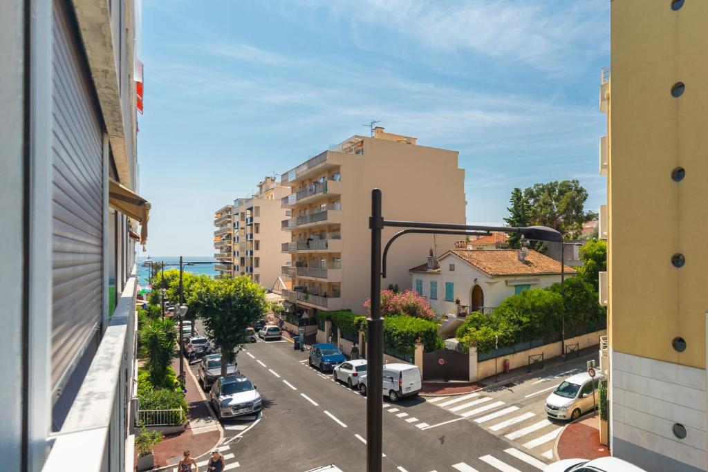 Beautiful studio near sea (free parking) photo 2
