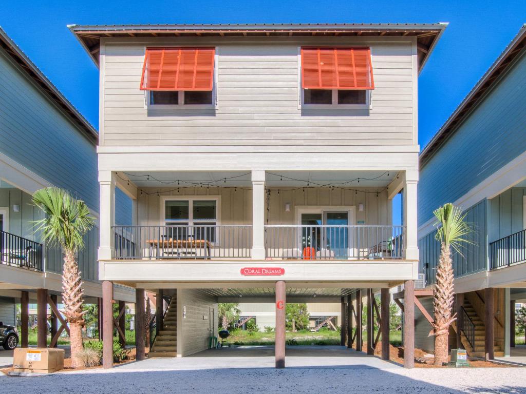 Coral Dreams-Luxe Cottage steps from the Beach & Pool! image